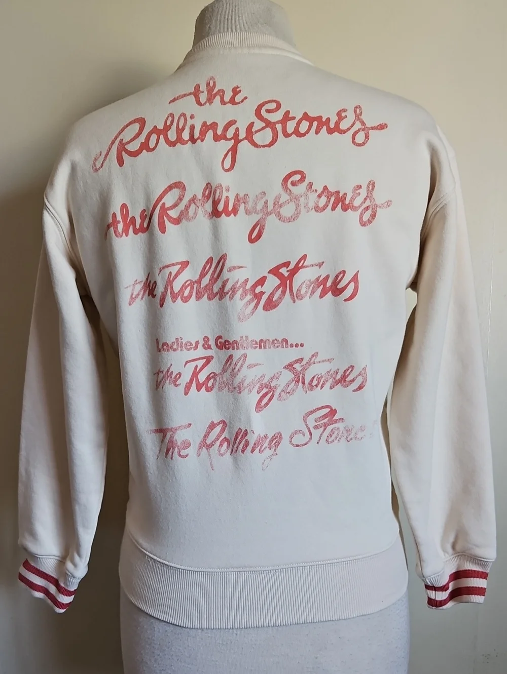 The Rolling Stones Cream Sweatshirt with TheTongue And Red Lips Logo Size Medium